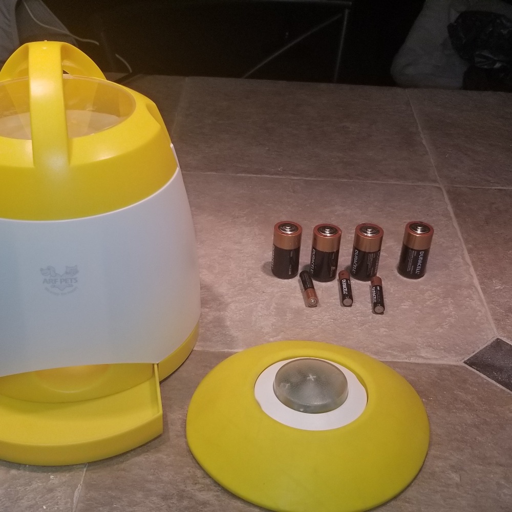ARF DOG MEMORY PUZZLE DISPENSER